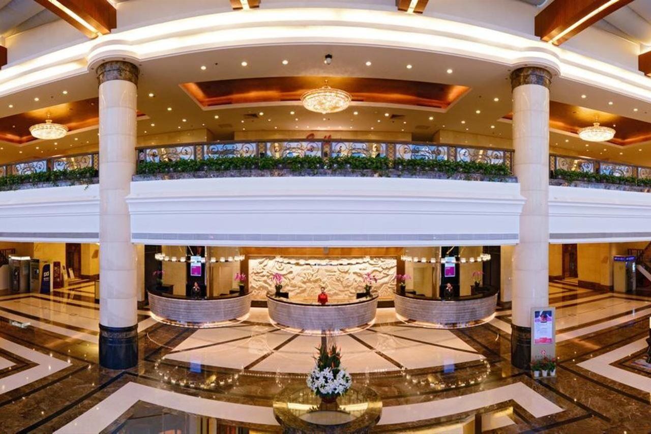 Ramada Plaza Shanghai Pudong Airport - A Journey Starts At The Pvg Airport Exterior photo